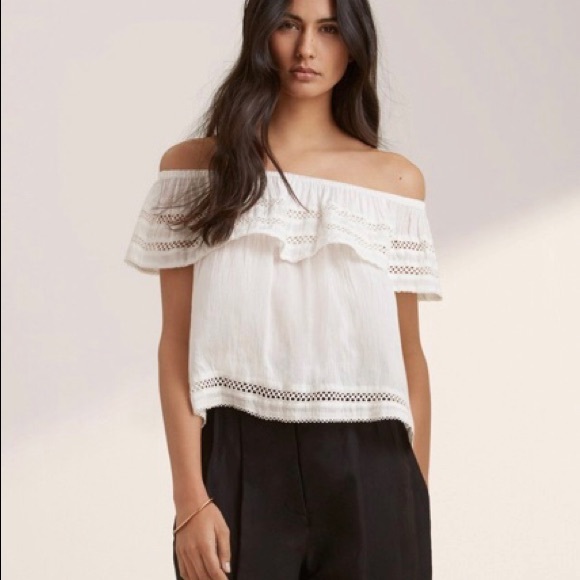 Aritzia’s Wilfred Hollande Blouse, L